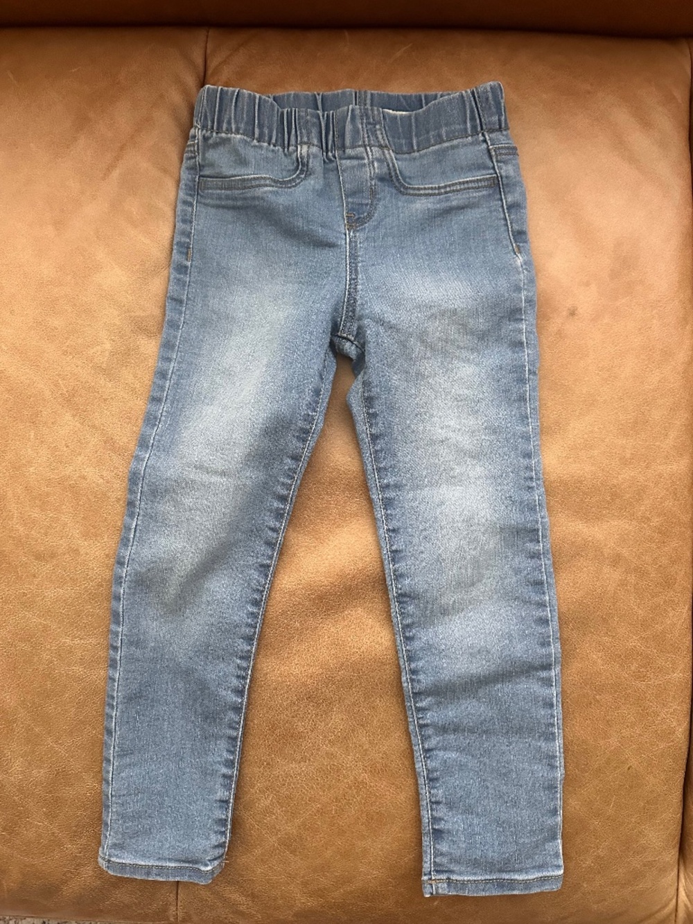 EUC OshKosh Girls Jeggings - size 5T